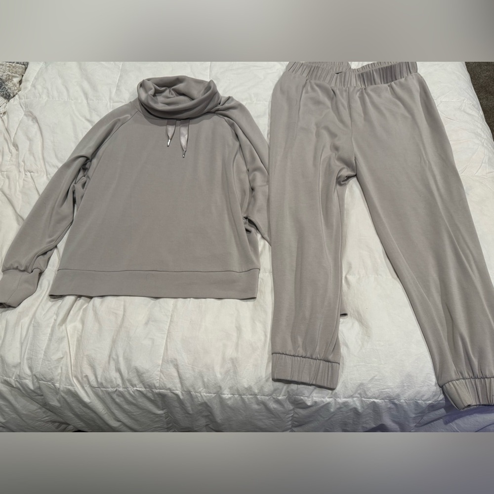 Express Gray Lounge Set